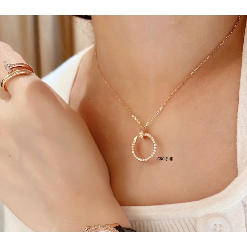 Ca*t1er necklaces